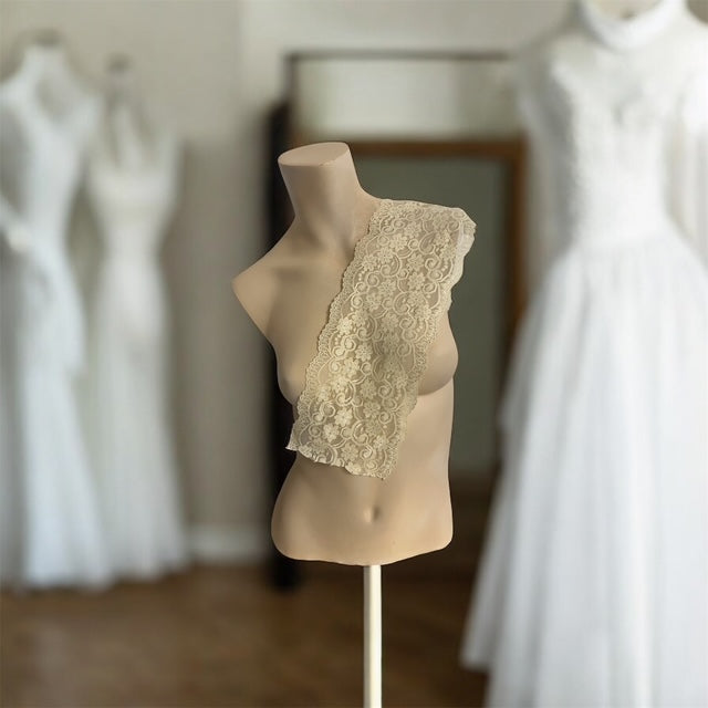 Stretch Lace 5.5" Ivory Floral Edging Both Side 2 Yard