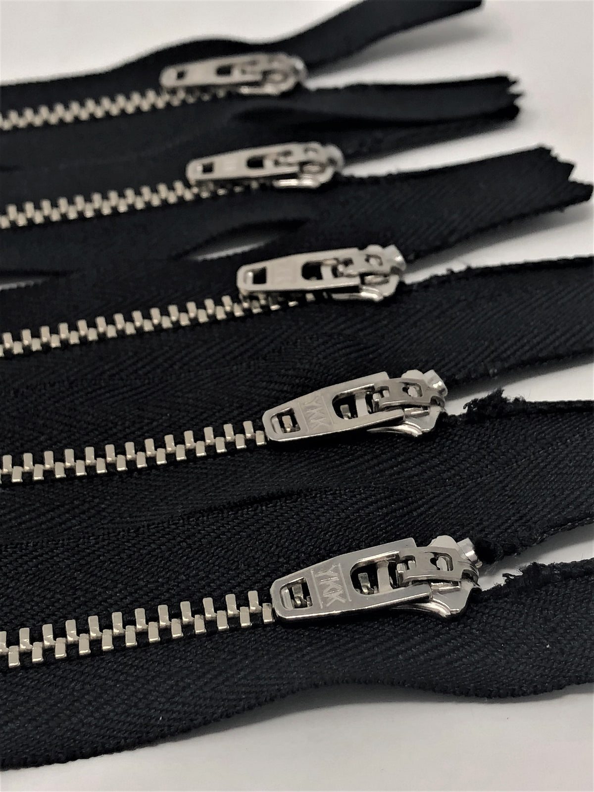 YKK 20 Nickel Metal Zipper YKK #5 Closed Bottom - Color 580 Black (1 Zippers/Pack)