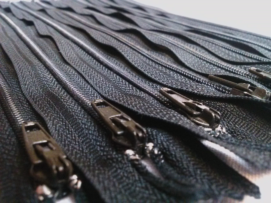 Black #580 Generic Nylon Zippers 12-22 Inches #3 Coil Closed Bottom - ZipUpZipper