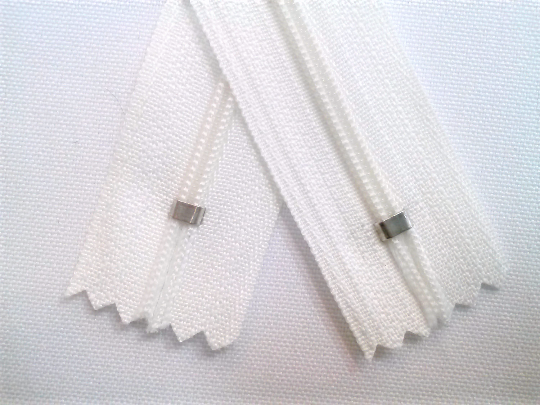 White #501 Generic Nylon Zippers 12-22 Inches #3 Coil Closed Bottom - ZipUpZipper